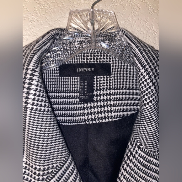 Forever 21 Plaid Houndstooth Print Cropped Blazer - Picture 8 of 9